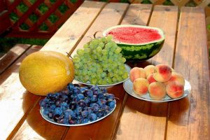 Обилие фруктов и овощей